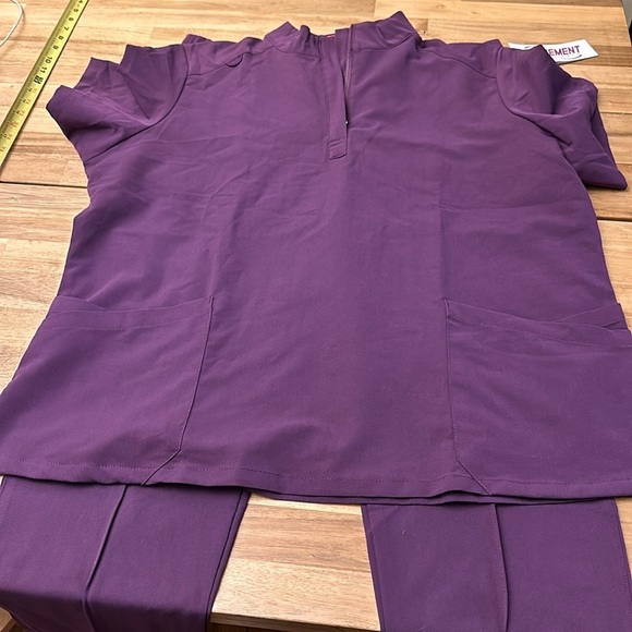 MOVEMENT ⭐️ butter soft  scrub set - Picture 7 of 14